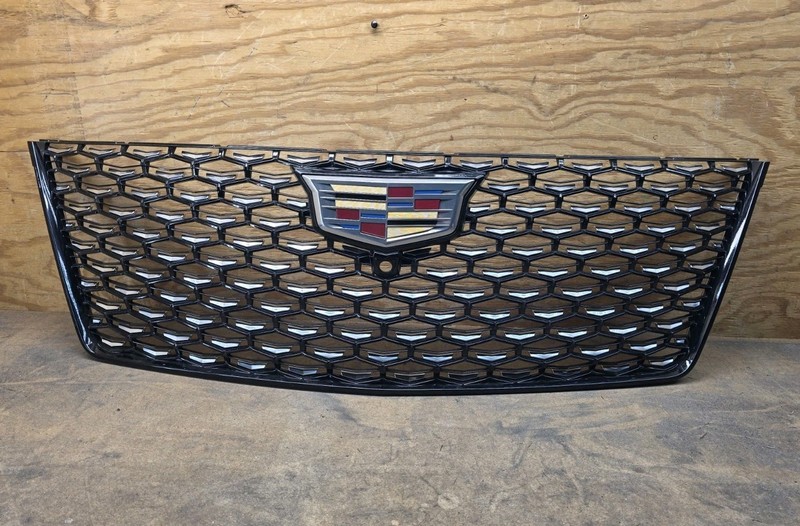 2025 2026 CADILLAC ESCALADE SPORT PLATINUM GRILLE ASSEMBLY BLACK With Emblem OEM