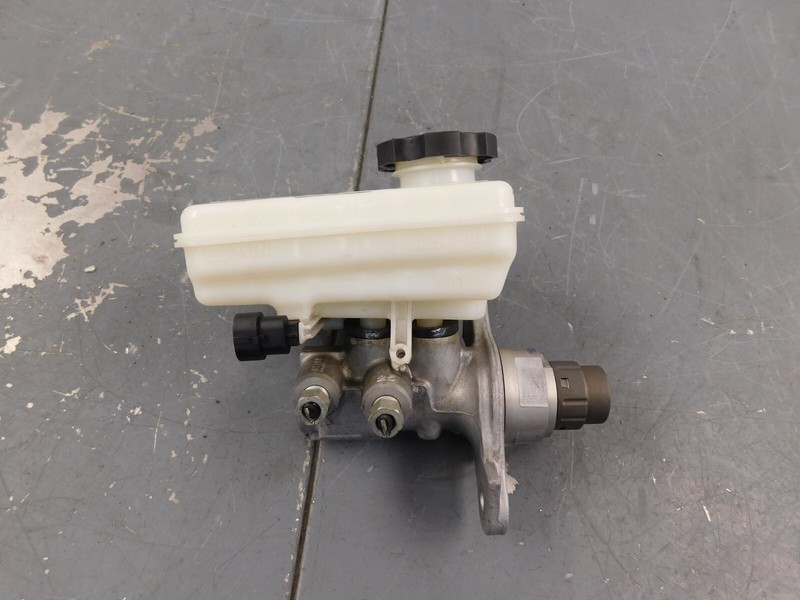 2019 15 - 19 Chevy Corvette C7 ZR1 Brake Master Cylinder / Reservoir #0045 M4