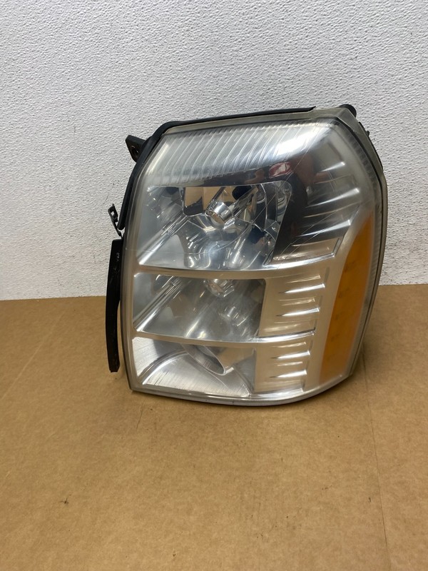2007 - 2014 Cadillac Escalade Left Driver LH Side Xenon HID Headlight AE2902 DW