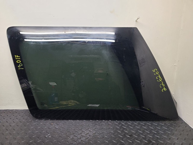03-10 Ford Explorer Left Driver Quarter Glass Privacy Tint OEM 8L2Z7829701A