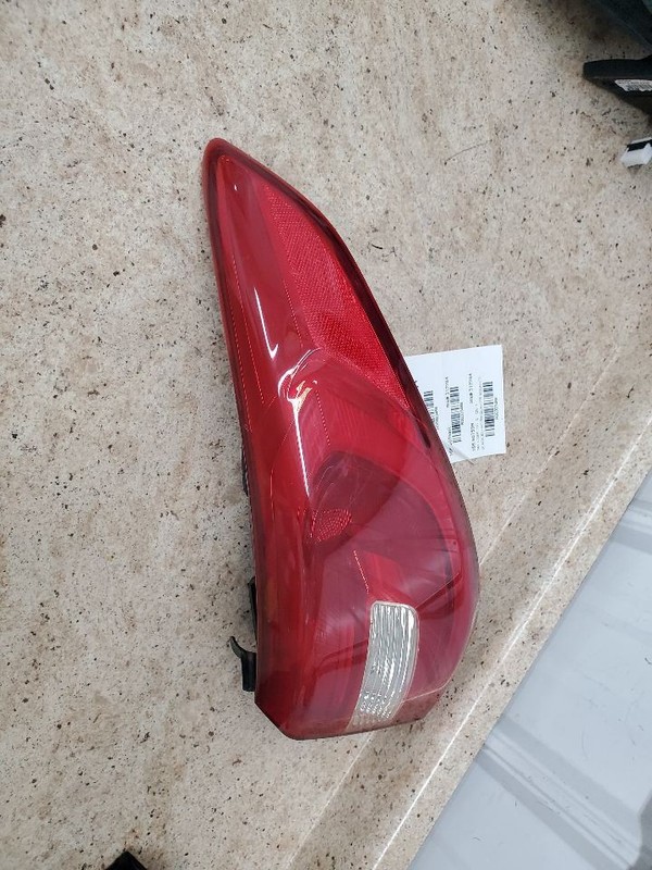 Passenger Tail Light US Built Quarter Panel Mounted Fits 15-17 SONATA 303468