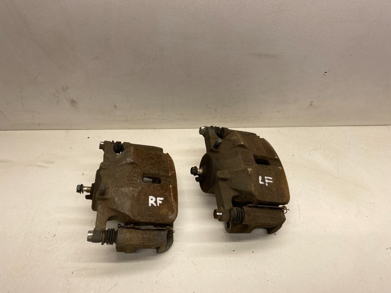 2014-2016 NISSAN ROGUE LEFT AND RIGHT FRONT BRAKE CALIPER SET PAIR