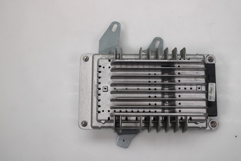2000-2006 Audi TT QUATRO- Concert Amplifier Coupe - 8N8 035 223 A