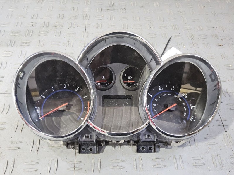 2013-2014 Chevy Cruze Speedometer Instrument Cluster 1.4L MPH US Market