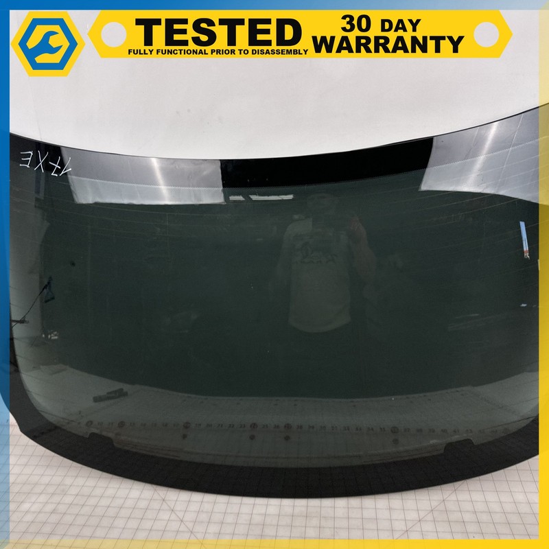 17-20 JAGUAR XE REAR BACK GLASS OEM