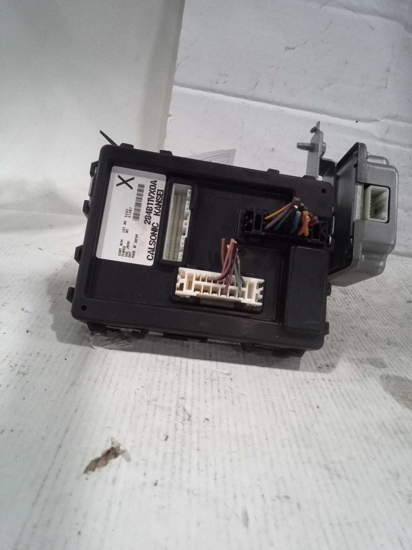 2015 Nissan Rogue Body Control Module OEM 284B11VX0A 159K Miles Blue
