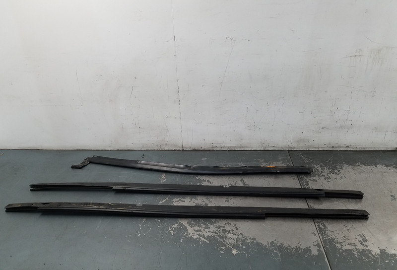 1985 Buick Grand National Door Jamb / Dash Wire Loom Shrouds #5707 C4