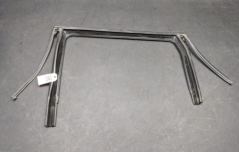 Rear Left Door Window Glass Run Channel 2017 Jeep Cherokee 68156229AF