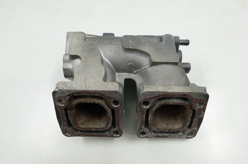 2000 Yamaha GP 760 OEM Exhaust Manifold 64X-14711-00-94 64X-14711-00-9P