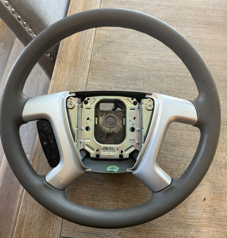 2009-2012 Chevy Traverse Steering Wheel W/ Controls Gray 25931029