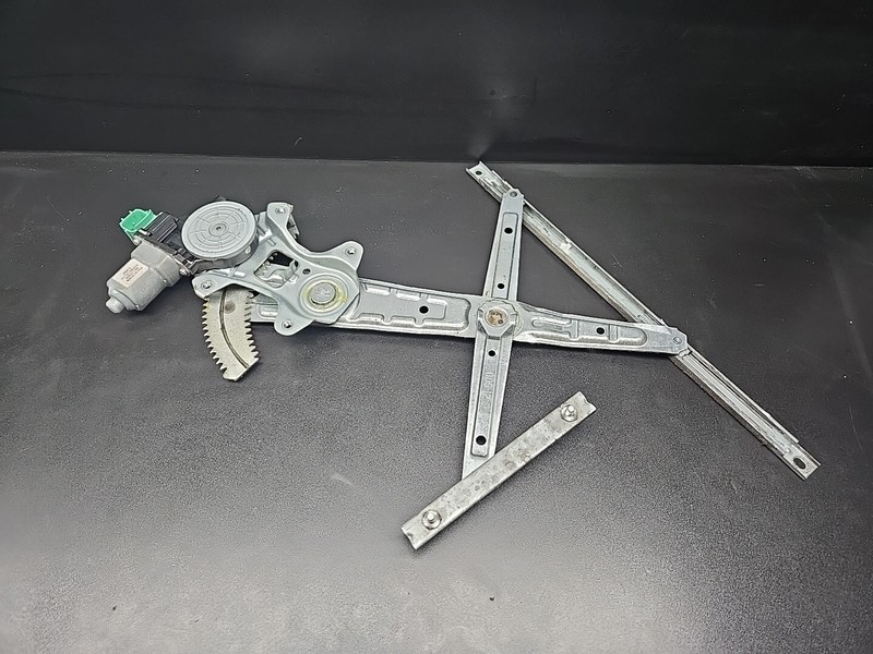 🌌2011 - 2020 INFINITI QX80 REAR LEFT DOOR WINDOW REGULATOR 82731-1MA0A OEM🌌