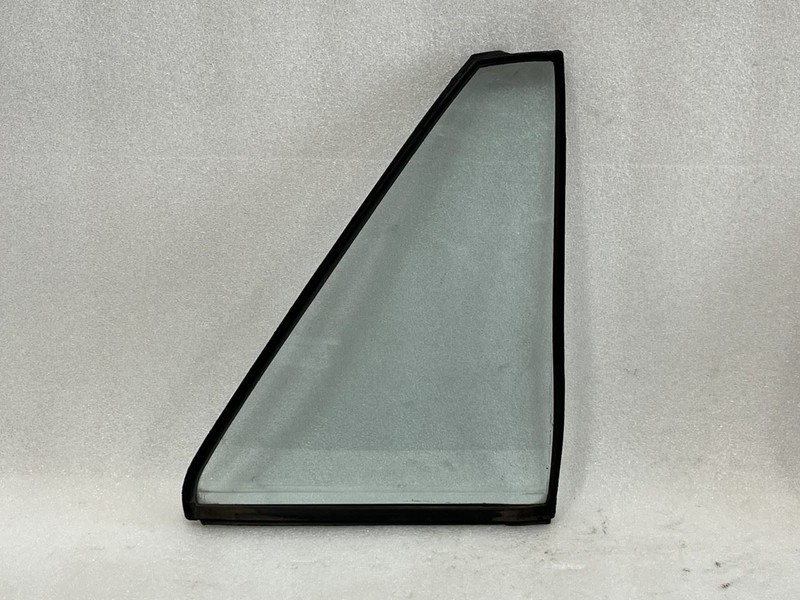 1982 1983 1984 1985 HONDA ACCORD RIGHT PASSENGER REAR DOOR VENT GLASS WINDOW