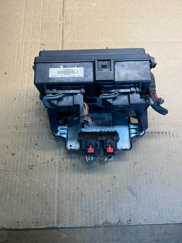 2005 Jeep Grand Cherokee Integrated Power Fuse Box 04839337ac AA7702 DG
