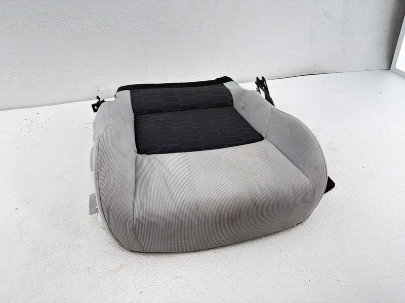 2019-2022 TOYOTA COROLLA HATCHBACK FRONT RIGHT SEAT LOWER CUSHION BOTTOM OEM