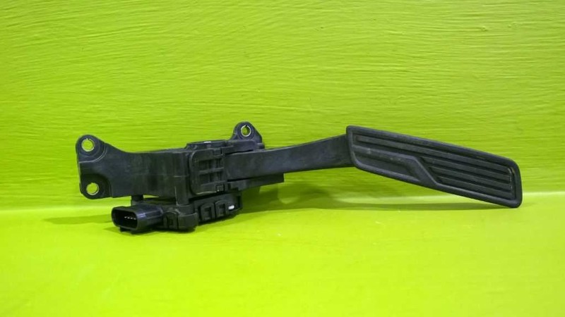 10 11 12 13 14 15 CAMARO GAS ACCELERATOR PEDAL OEM 3759-21