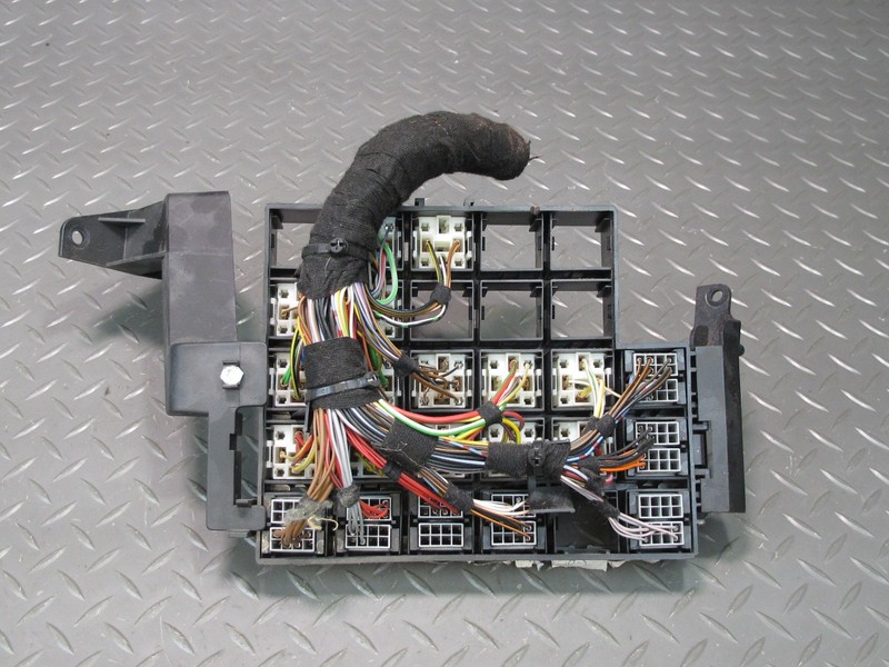 1999 PORSCHE BOXSTER 986 JUNCTION FUSE RELAY BOX MODULE UNIT