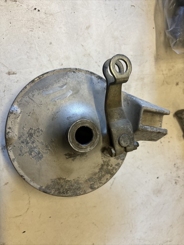 1984 Yamaha ytm225dx 225Dr tri-moto Front Wheel Brakes And Brake Drum Cover 11