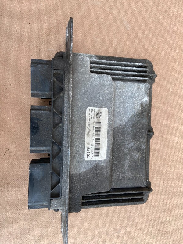 2011 2012 Ford Van E150 E250 5.4L Engine Control Module Unit ECU AD2896 DW