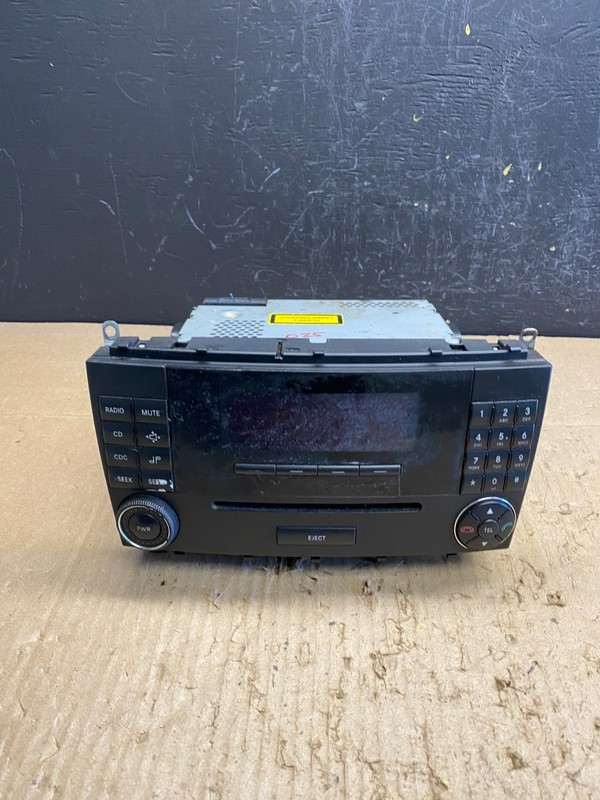 2005-2009 Mercedes CLK320 CLK350 W209 Head Unit Radio Navi AC4662DG