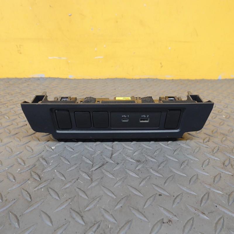 2022-2024 NISSAN FRONTIER DASH CENTER LOWER TRIM PANEL & USB & TYPE-C PORT OEM