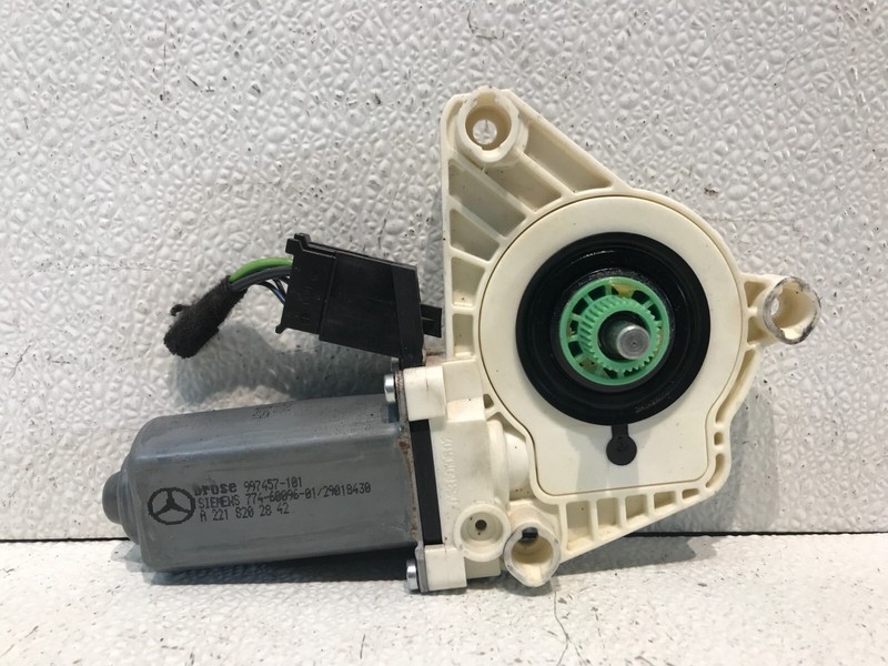 07-13 Mercedes W221 S550 Front Right RH Passenger Side Window Regulator Motor