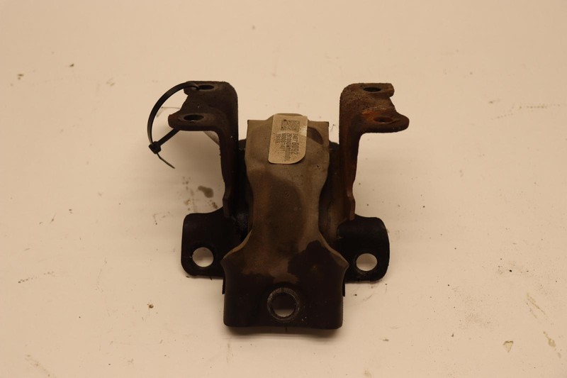2020-2024 CHEVY SILVERADO 2500HD 6.6L DIESEL LEFT ENGINE MOTOR MOUNT SUPPORT OEM
