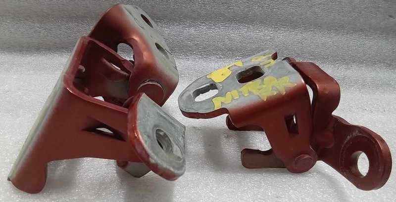 2007-2011 Dodge Nitro RH Rear Door Upper and Lower Hinges 55360918AK 5274256AB