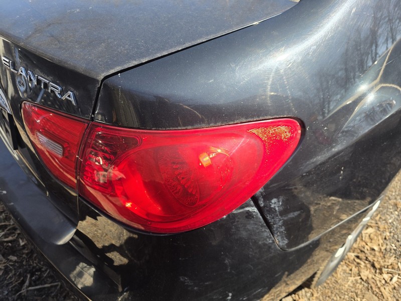 2007-2010 Hyundai Elantra Rear Passenger Right Tail Ligh Tail Lamp Oem