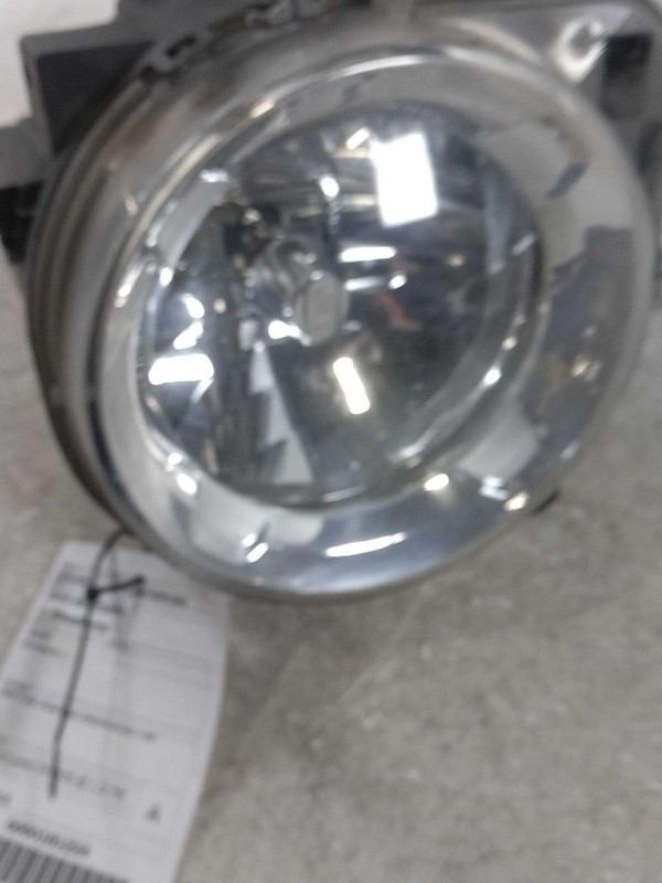 Used Left Headlight Assembly fits: 2016 Jeep Renegade halogen Left Grade A