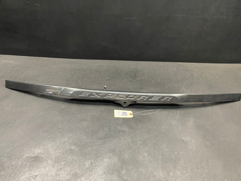 Rear Tailgate Molding 2018 Ford Explorer FB5Z-7842512-EC 2017 2019