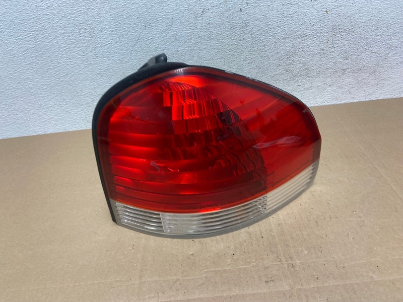 2005 to 2006 Hyundai Santa Fe Right Passenger Rh Side Tail Light Oem AE4956 LK