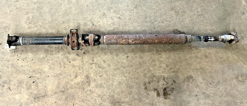 ⭐2000-2004 TOYOTA TUNDRA SR5 4WD REAR DRIVE SHAFT 8 CYLINDER ASSY OEM LOT2580