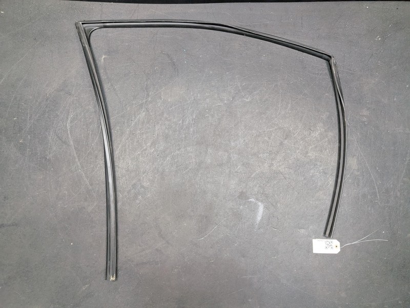 Front Right Door Window Glass Run Channel 2021 Toyota RAV4 68141-0R061 2019-2024
