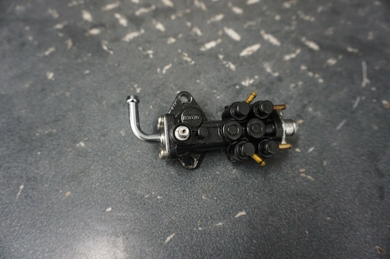 1995-1998 Yamaha OEM Oil Injection Pump Ass'y Freshwater WaveRaider 1100