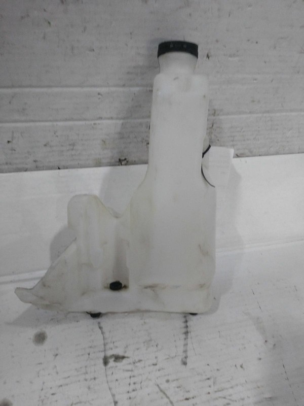2021 Chevrolet Colorado Washer Fluid Reservoir OEM White 2.5L 123K Miles
