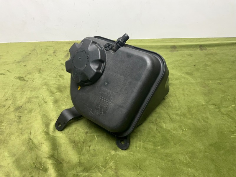 10–15 OEM BMW E84 X1 xDrive35i 3.0L Coolant Expansion Tank Reservoir 17137640515