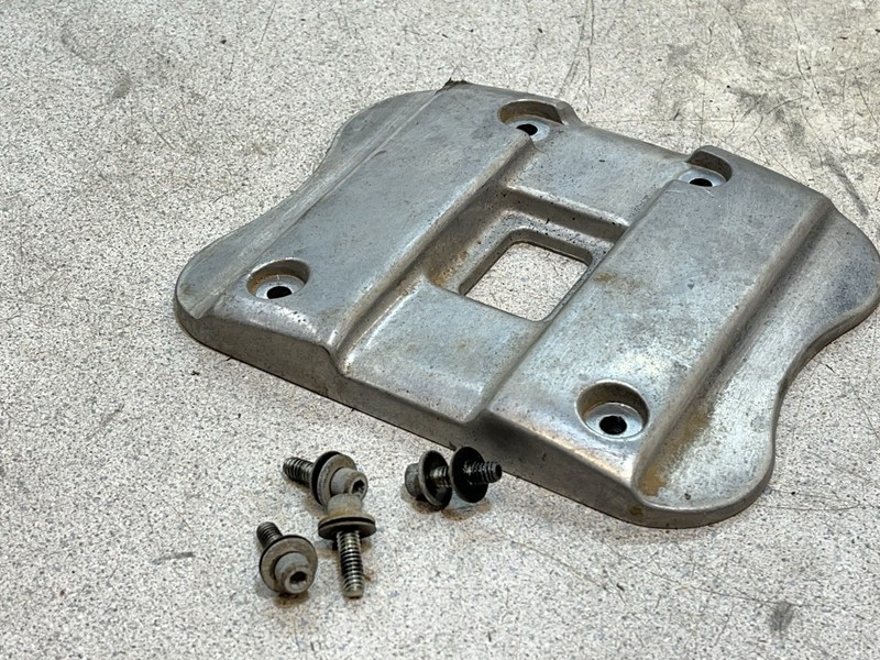 97 Harley Davidson XL 883 Sportster Front Cylinder Engine Top Head Valve Cover