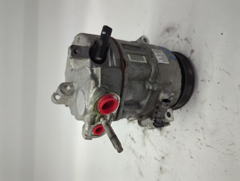 2020 CADILLAC XT4 AC Compressor w/o heavy duty cooling 38k miles OEM 20