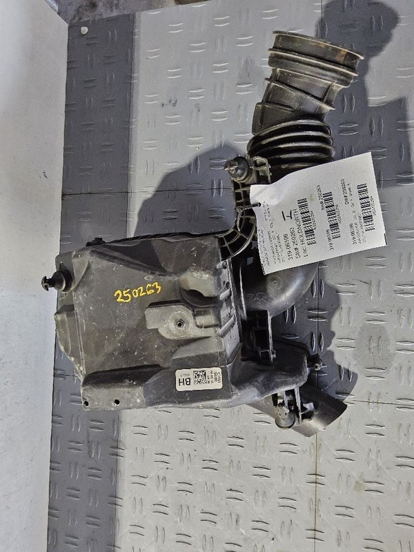 2017-2019 Ford Escape Air Cleaner Intake Box Assembly 1.5L