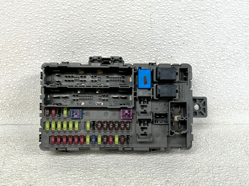 ⭐2014-2015 ACURA RLX FRONT RIGHT INTERIOR CABIN FUSE JUNCTION BOX OEM LOT2601