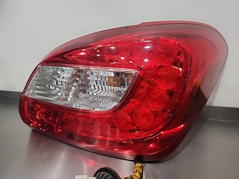 OEM 16 17 18 19 Mitsubishi Mirage HATCHBACK OUTER Tail Light RH PASSENGER LED