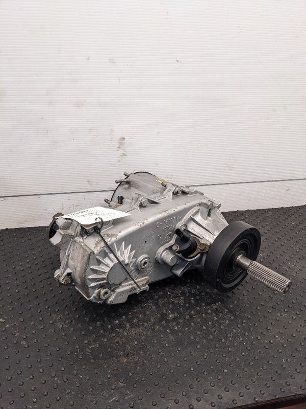 Transfer Case Model 231 Manual Transmission Fits 03-06 WRANGLER 1177917