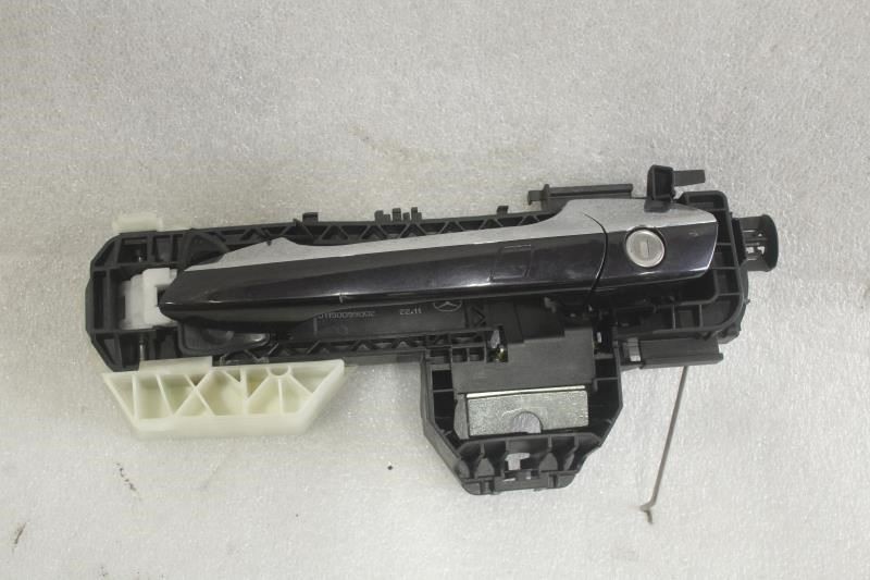 2014-2019 MERCEDES CLA250 CLA45 C117 LEFT DRIVER FRONT DOOR HANDLE VIOLET 592U