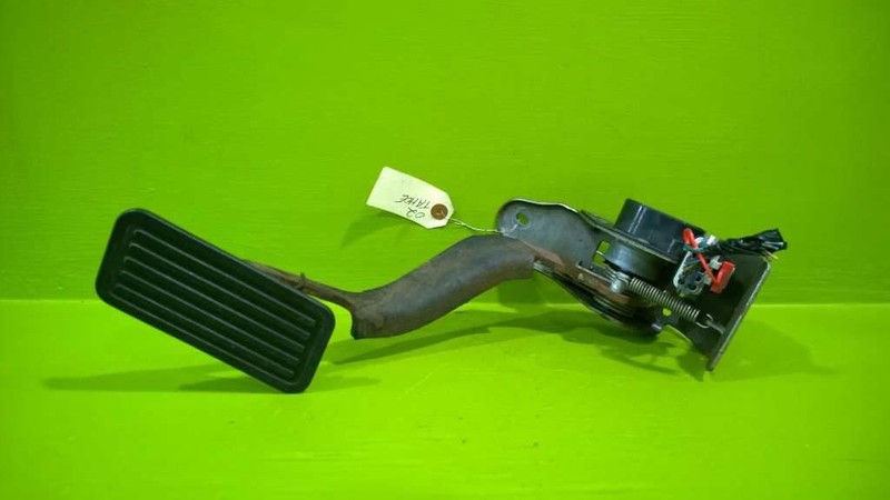 00 01 02 TAHOE GAS ACCELERATOR PEDAL OEM 3357-13