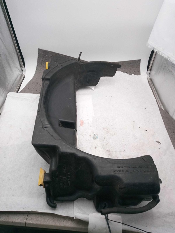 2002 Dodge Durango Washer Fluid Reservoir OEM 4.70L Black 111K Miles