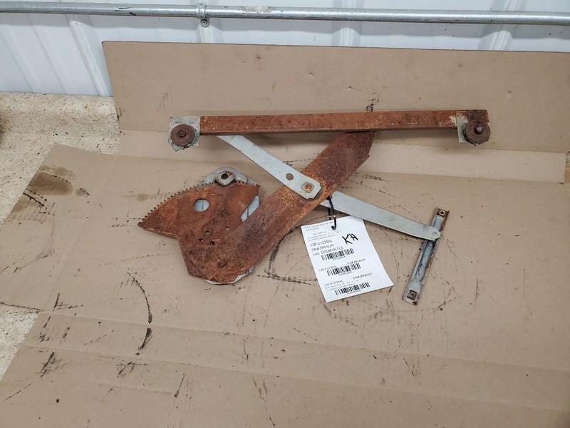 Driver Rear Window Regulator Manual HT Impala Fits 71-74 CHEVROLET PASS. 299055