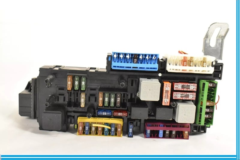 10-18 Mercedes W207 E400 CLS550 Rear SAM Fuse Box Relay Control 2129001406 OEM