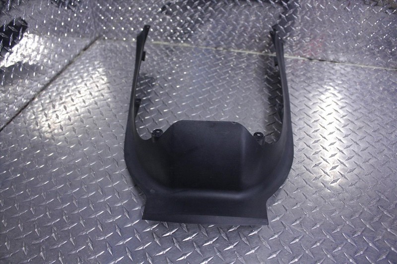 2005 YAMAHA YP 400 MAJESTY INNER FAIRING TRIM PANEL COVER SEAT 5RU-217 YP400 05