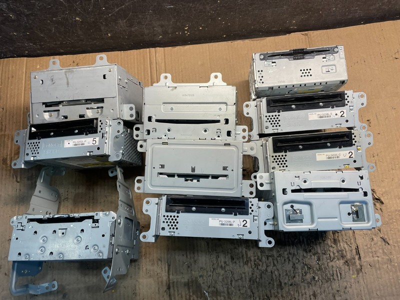 Mix of 10 Car OEM Radios X9845 PS