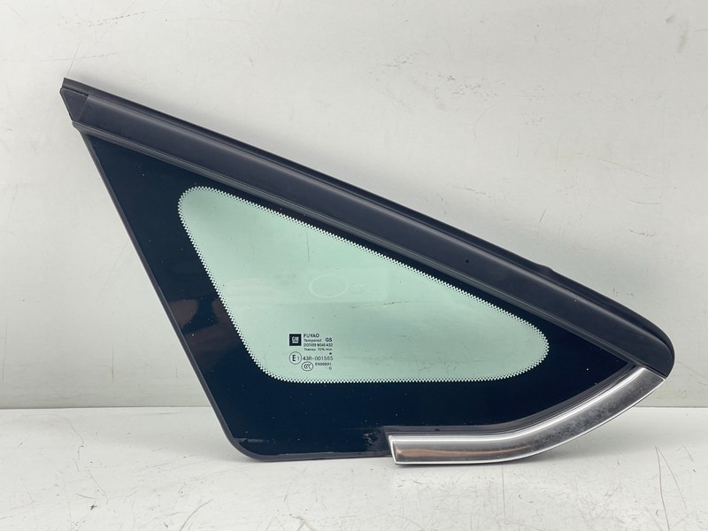 2016-2019 BUICK CASCADA Front right Small Vent Glass OEM